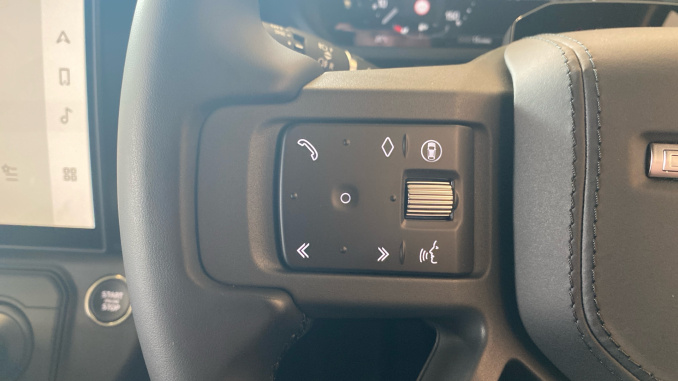 Land Rover Defender 3.0 D350 X-Dynamic HSE 90 3dr Auto Diesel Estate - Image 48